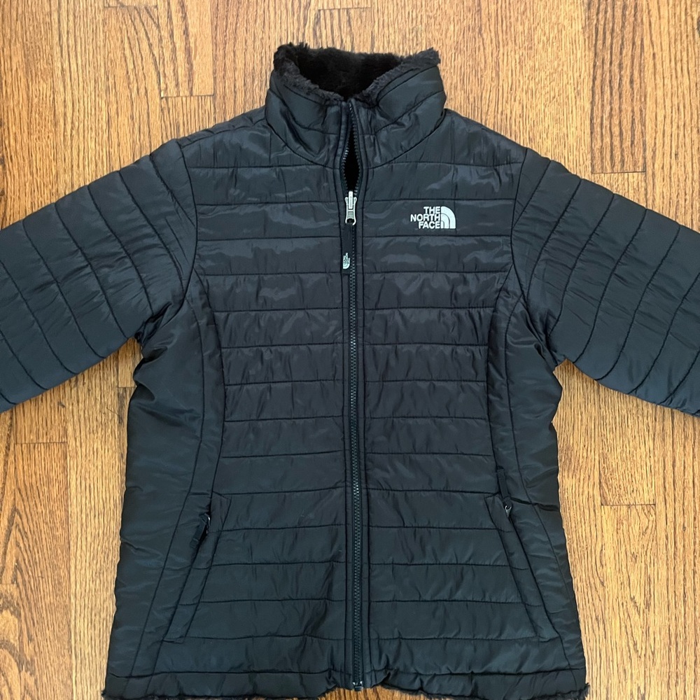 The North Face Kids Reversible Puffer Jacket in Black. Great Condition.